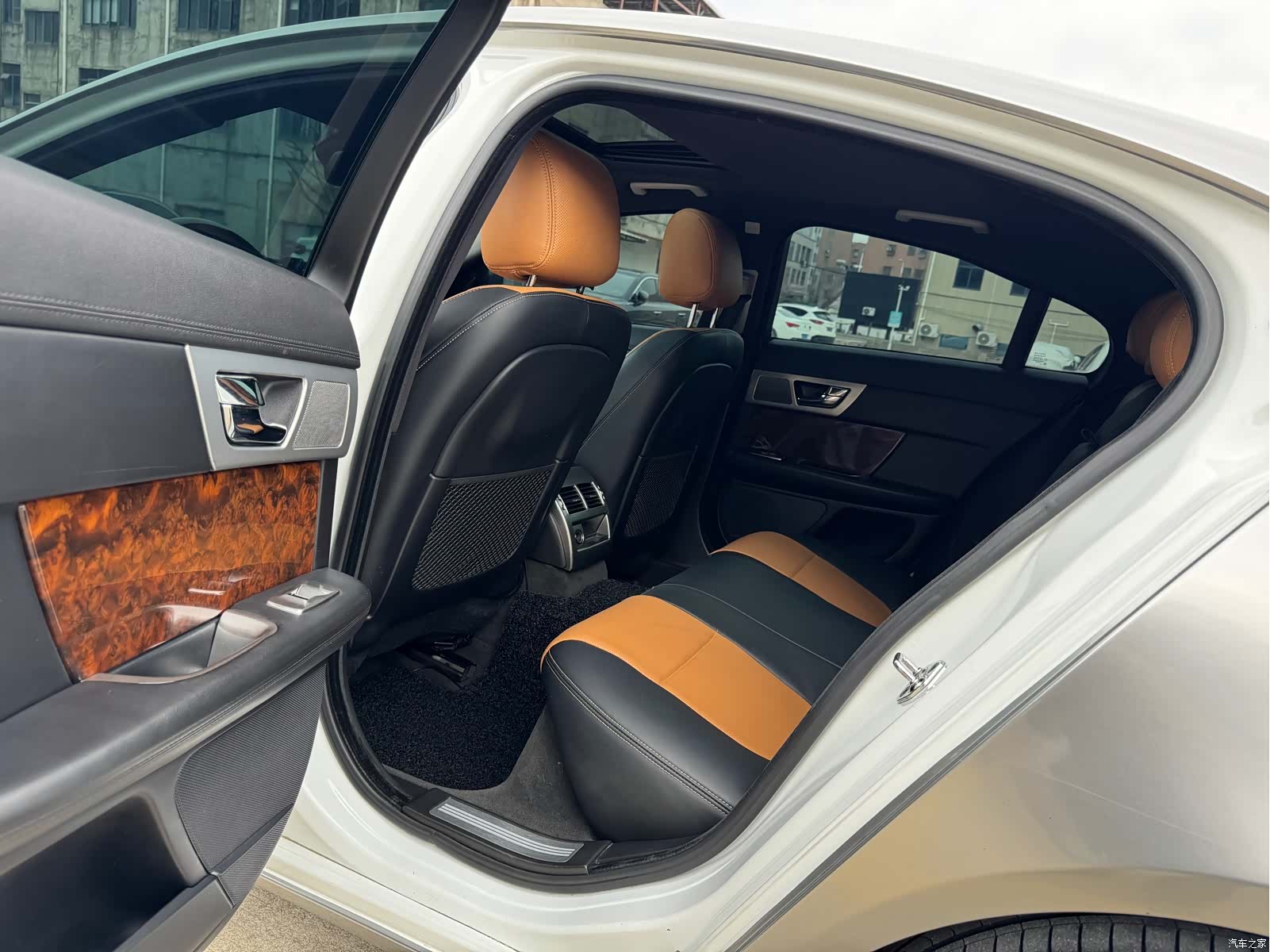 Jaguar XF, 2013 10