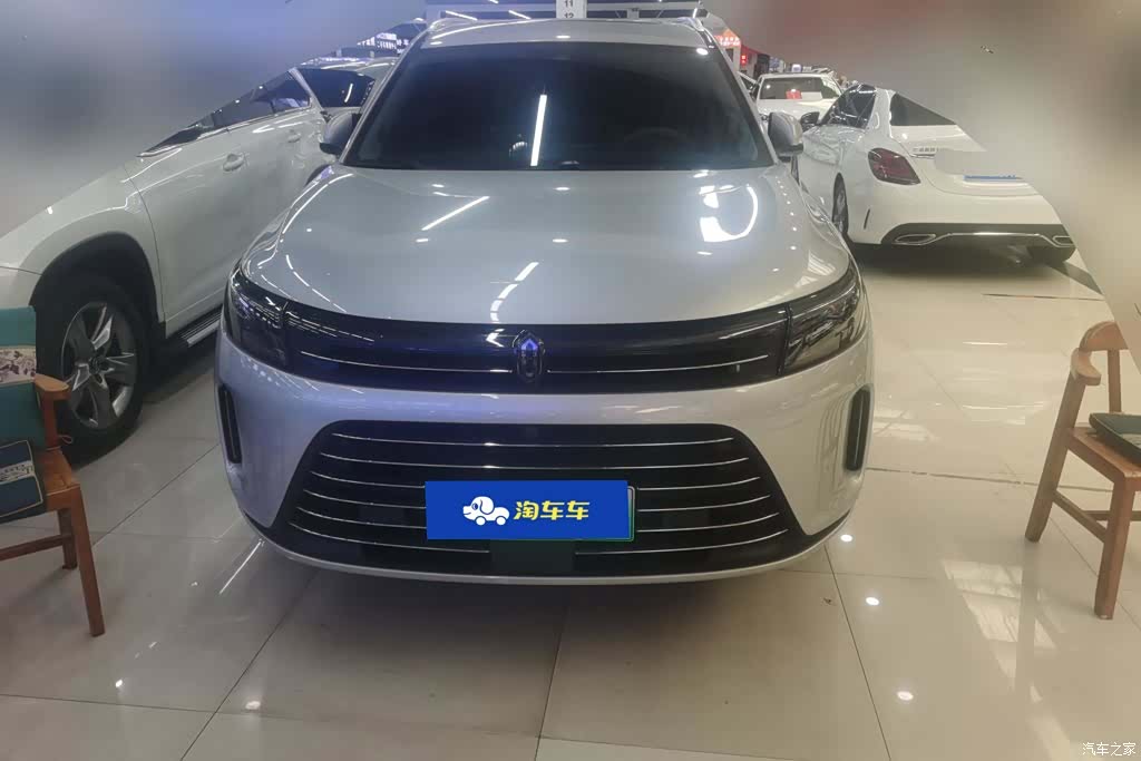 AITO M7, 2023 2