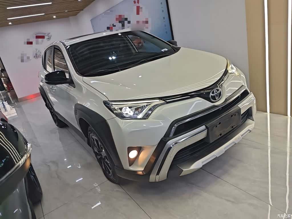 Toyota RAV4, 2019 4