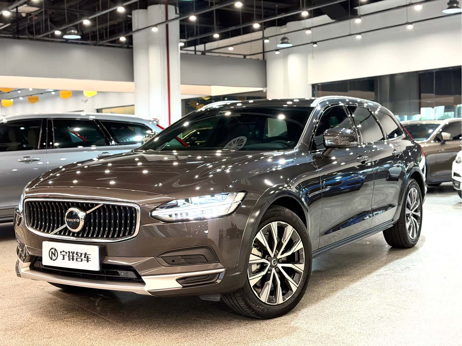 Volvo V90, 2024 1
