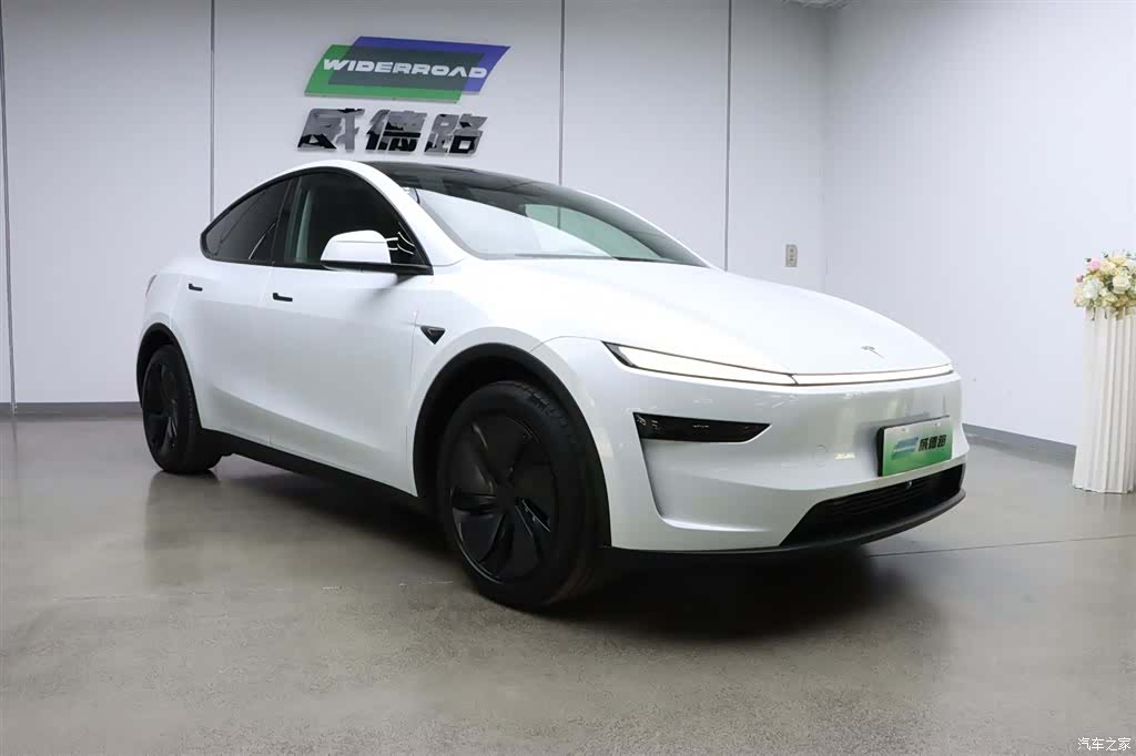 Tesla Model Y, 2026 4