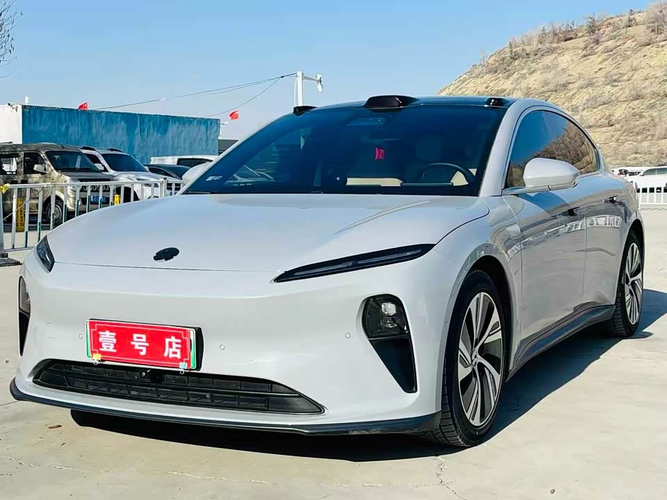 NIO ET5