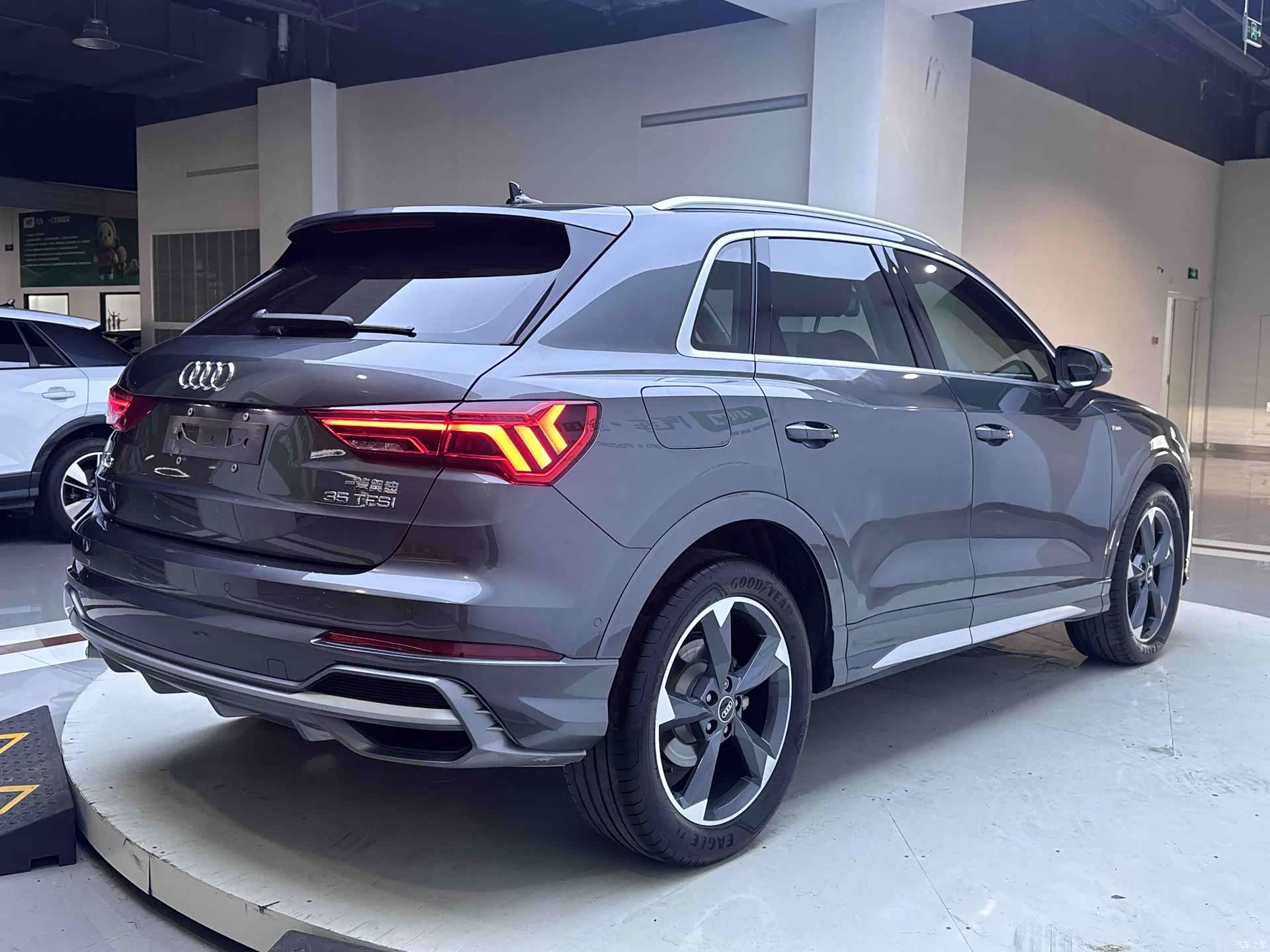Audi Q3, 2022 6