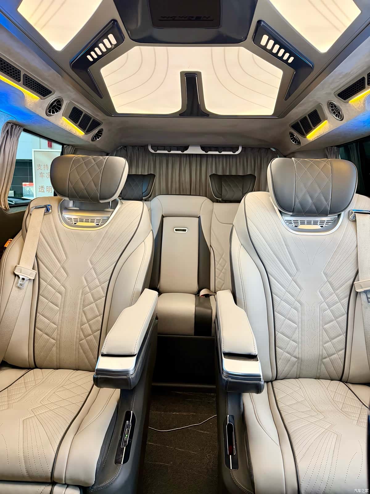 Ford Tourneo, 2022 8