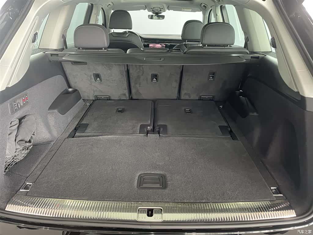 Audi Q7, 2025 7