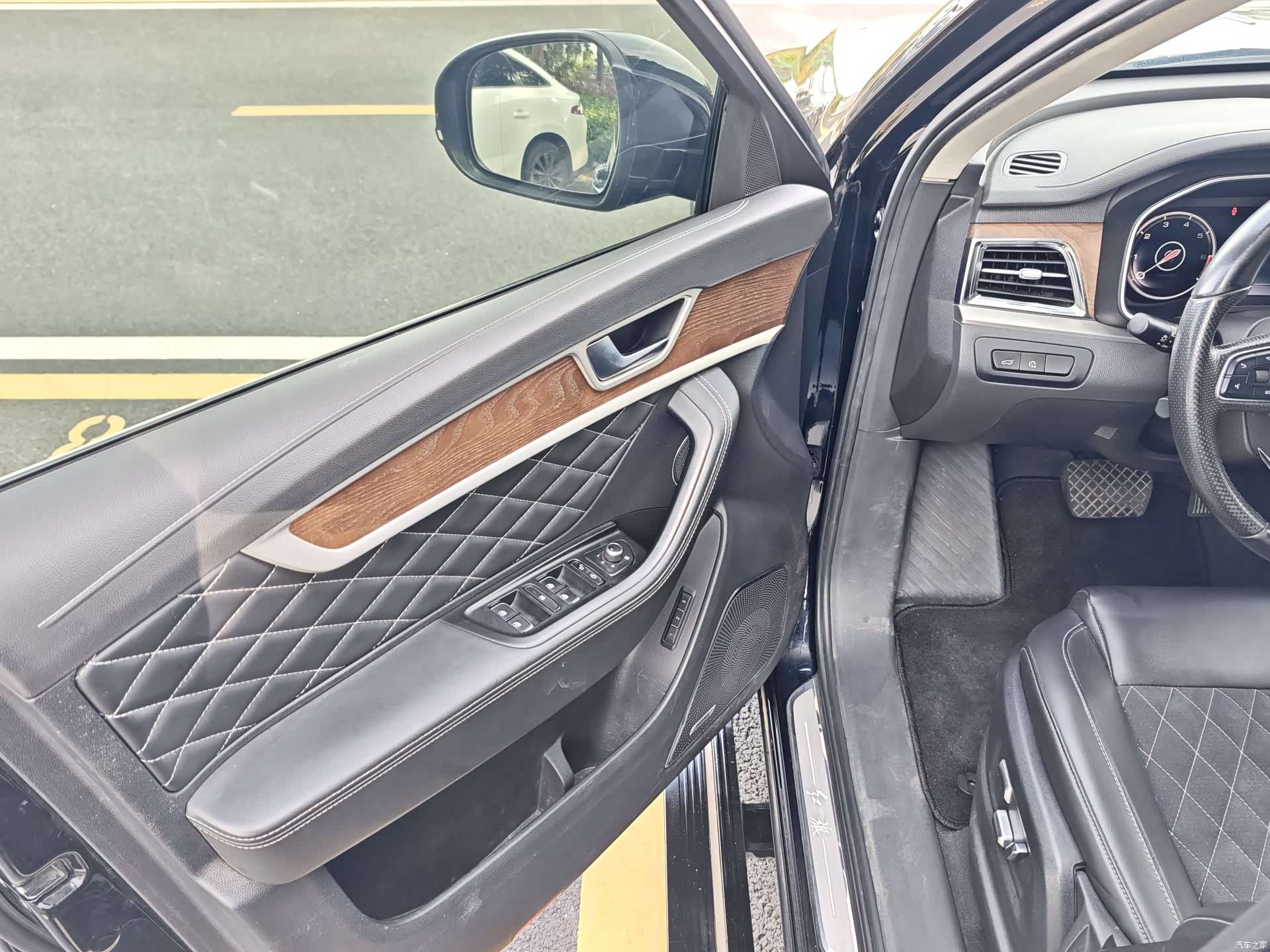Hongqi HS7, 2020 11