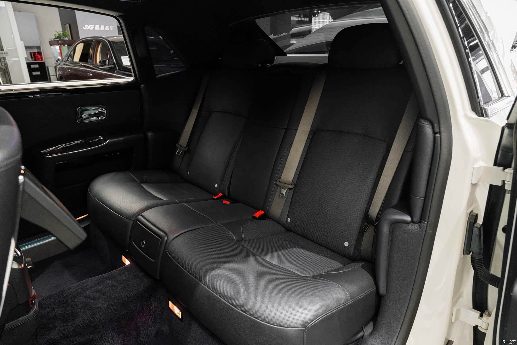 Rolls-Royce Ghost, 2014 11