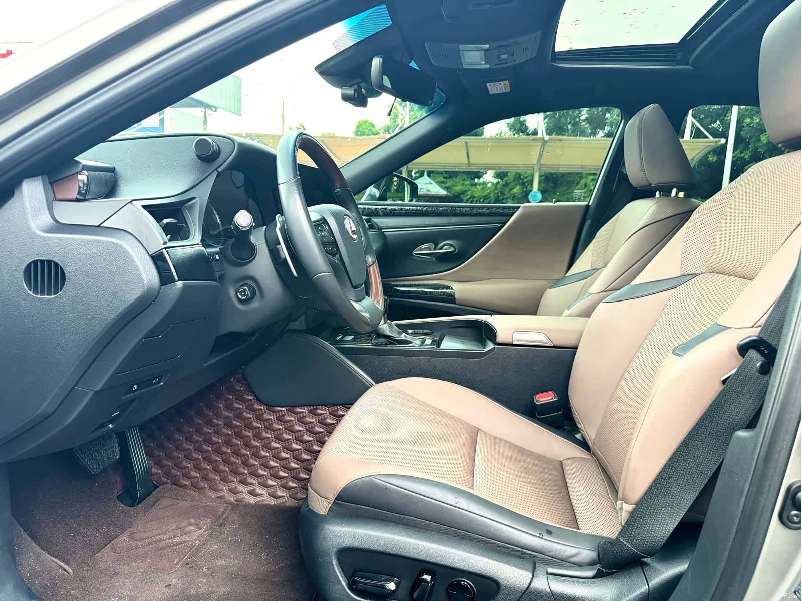 Lexus ES, 2023 7
