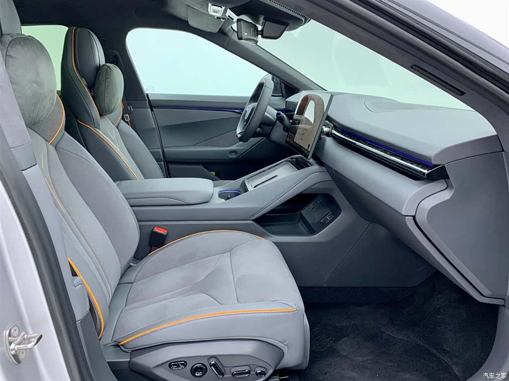 Xpeng P7, 2025 15