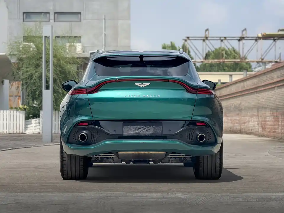 Aston Martin DBX Aston Martin DBX