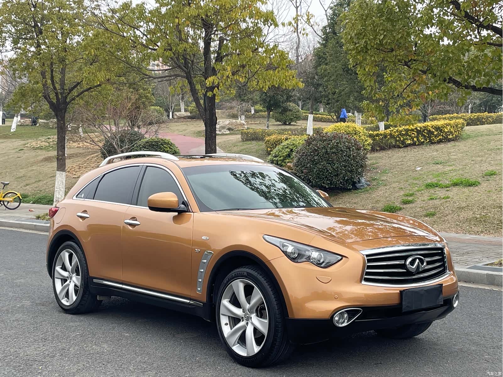 Infiniti QX70, 2015 3