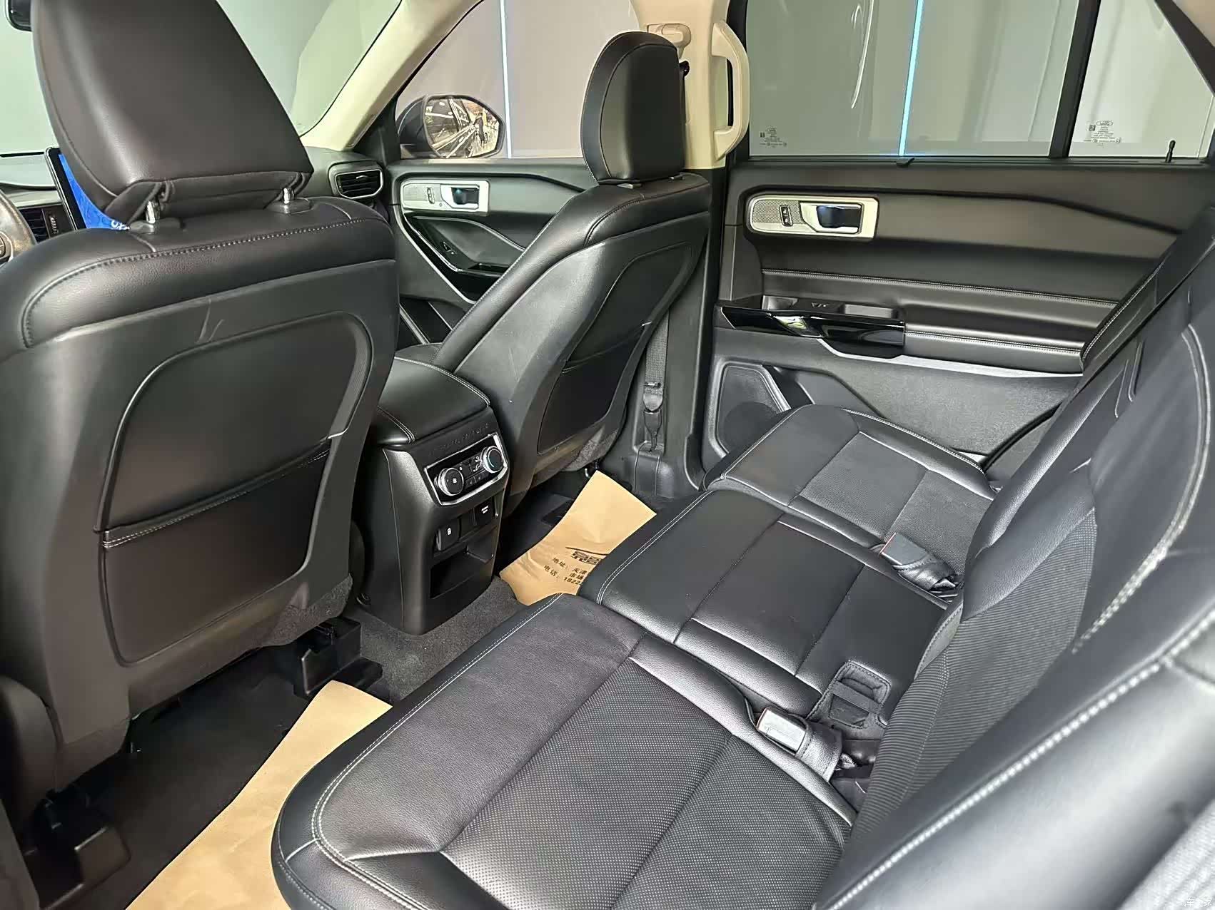 Ford Explorer, 2021 10