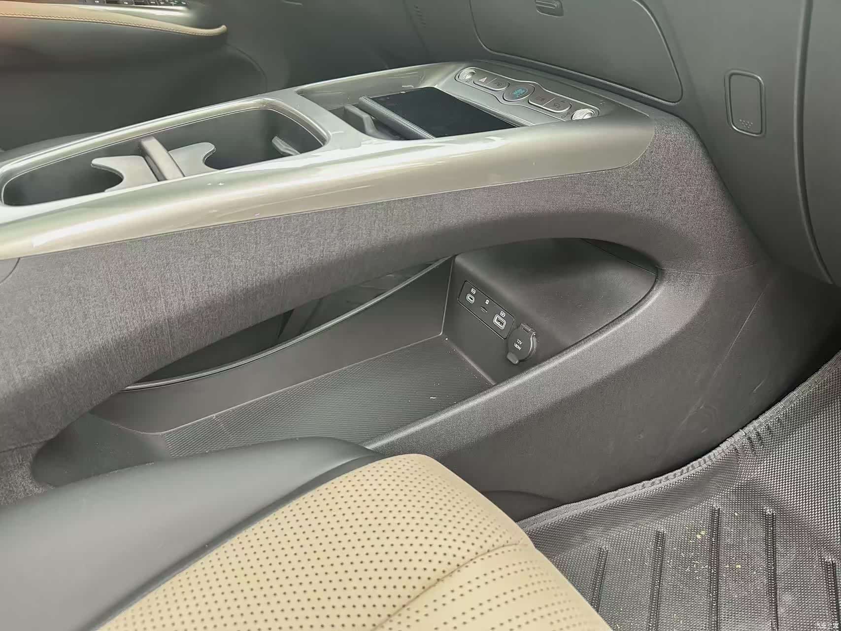 BYD Dolphin, 2025 14