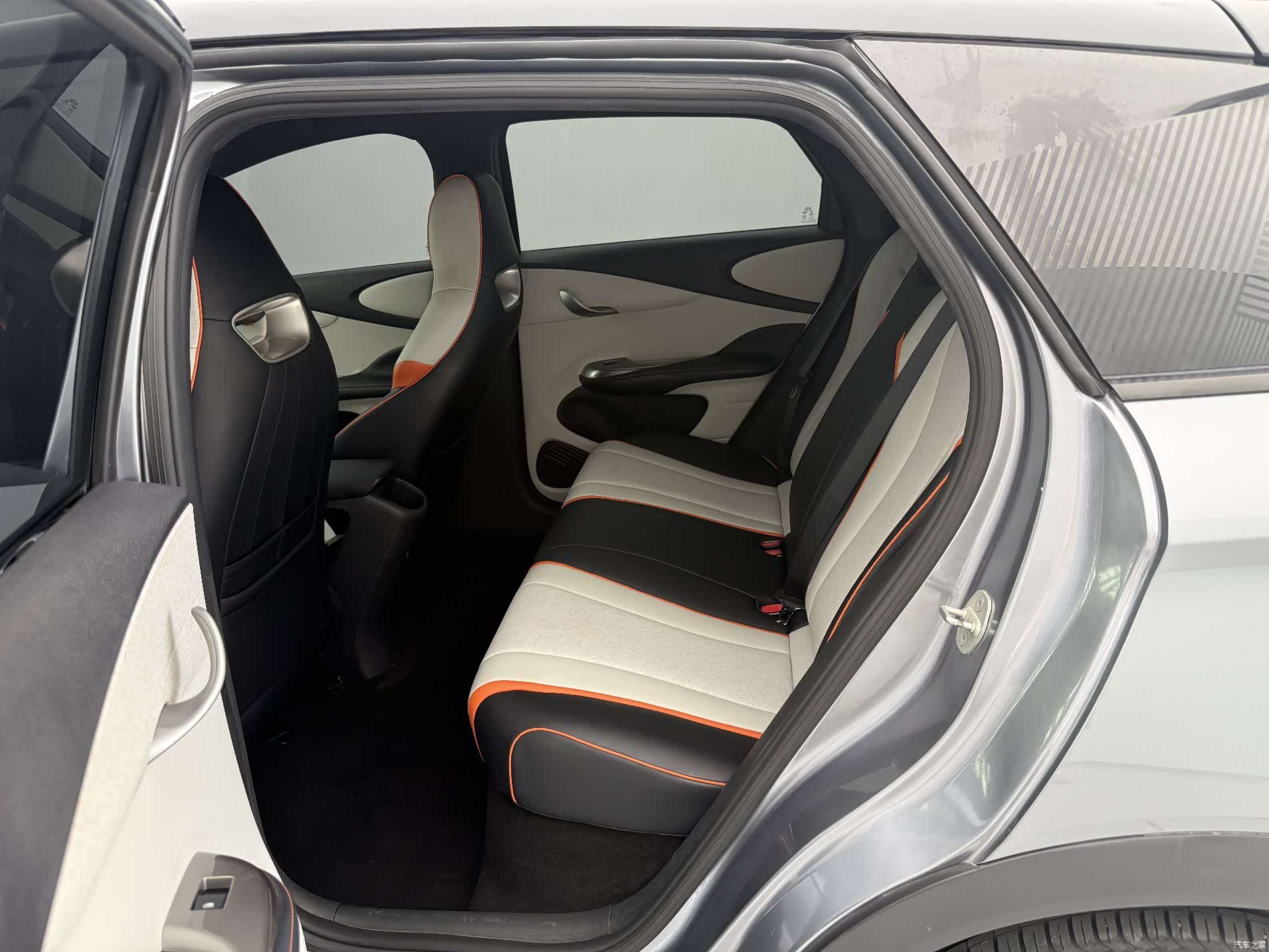 BYD Dolphin, 2022 14