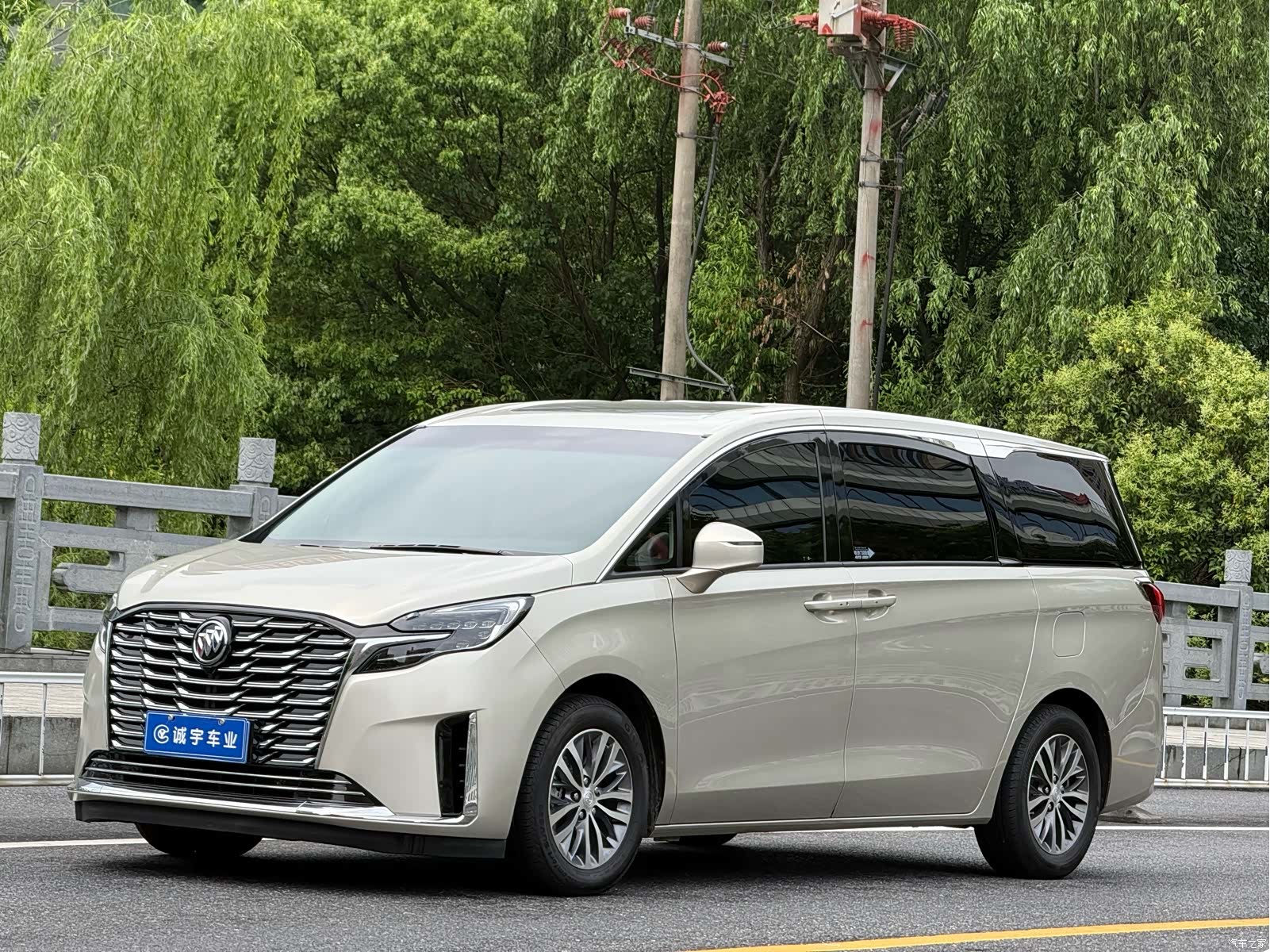Buick GL8, 2022 1