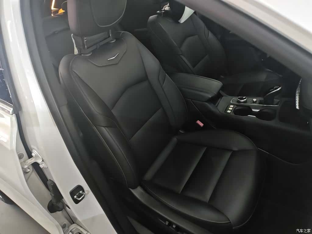 Cadillac XT4, 2020 25