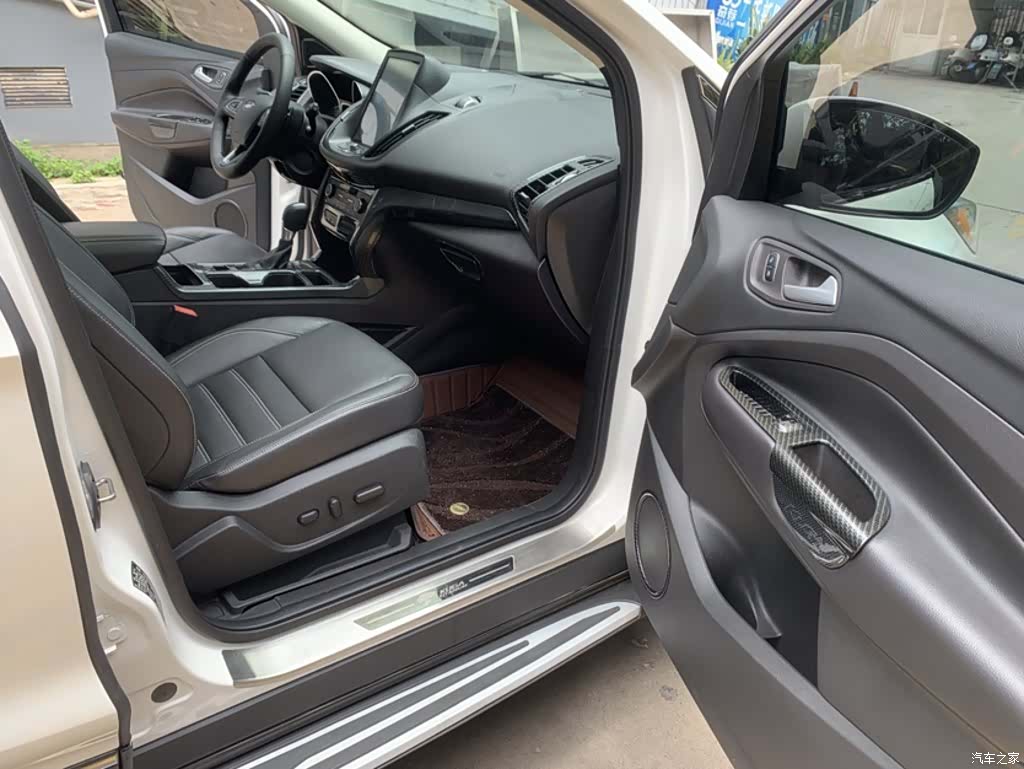 Ford Kuga, 2017 23