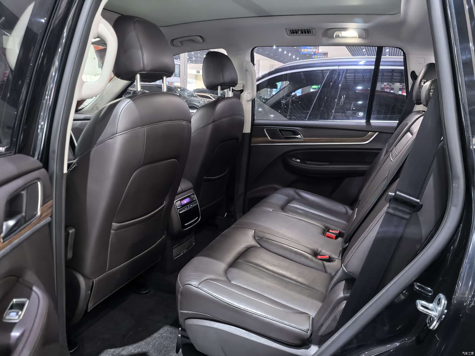 Roewe RX8, 2018 18