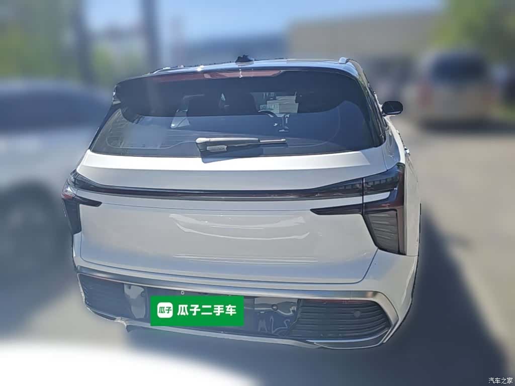 Hongqi HS3, 2024 10
