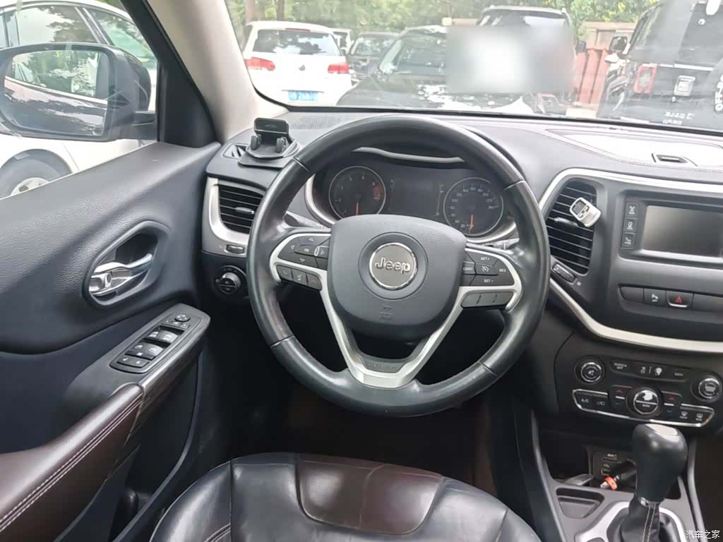 Jeep Cherokee, 2016 11