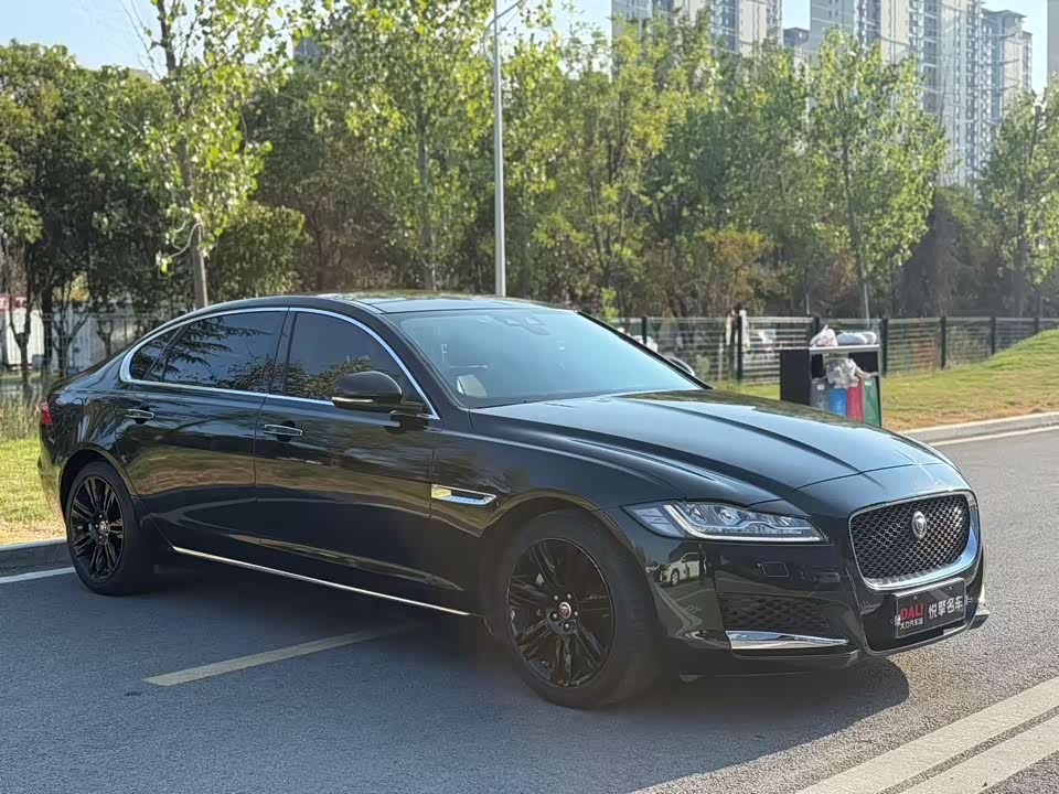 Jaguar XFL