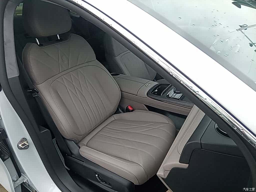 Geely 8, 2025 25