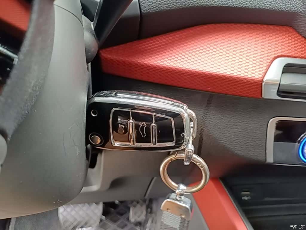 Audi Q2L, 2019 9