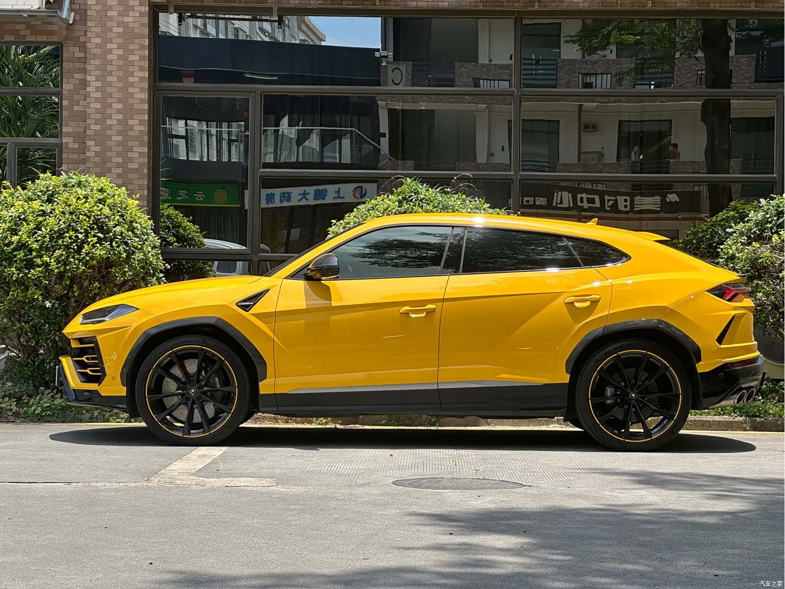 Lamborghini Urus, 2022 2