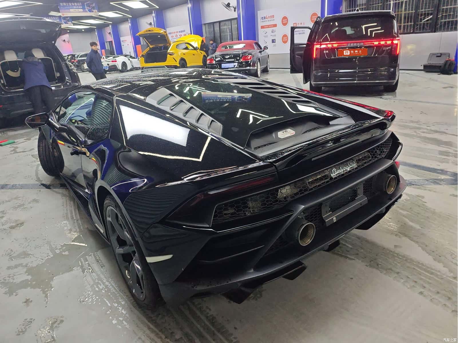Lamborghini Huracán, 2021 все фото