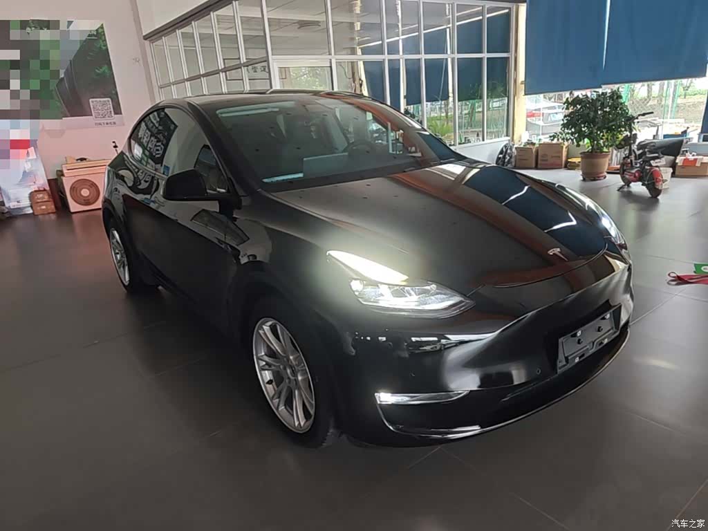Tesla Model Y, 2022 4