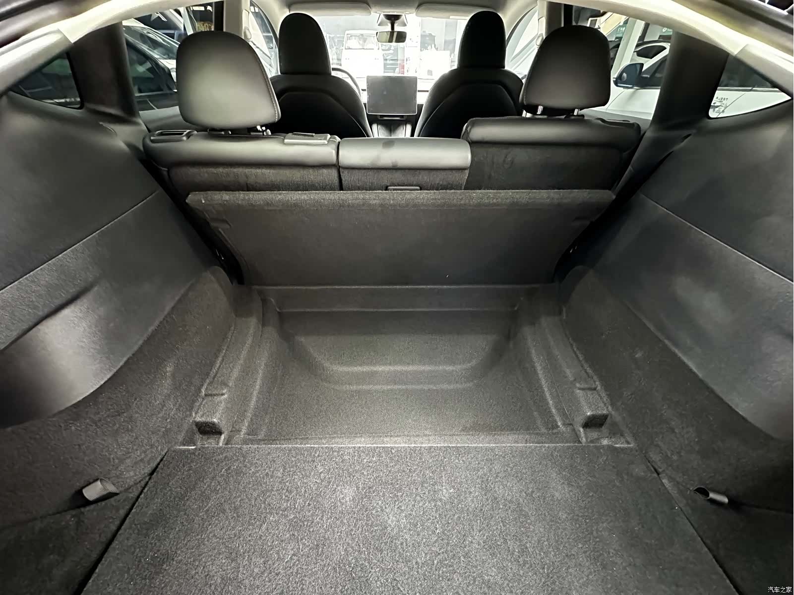 Tesla Model Y, 2023 20