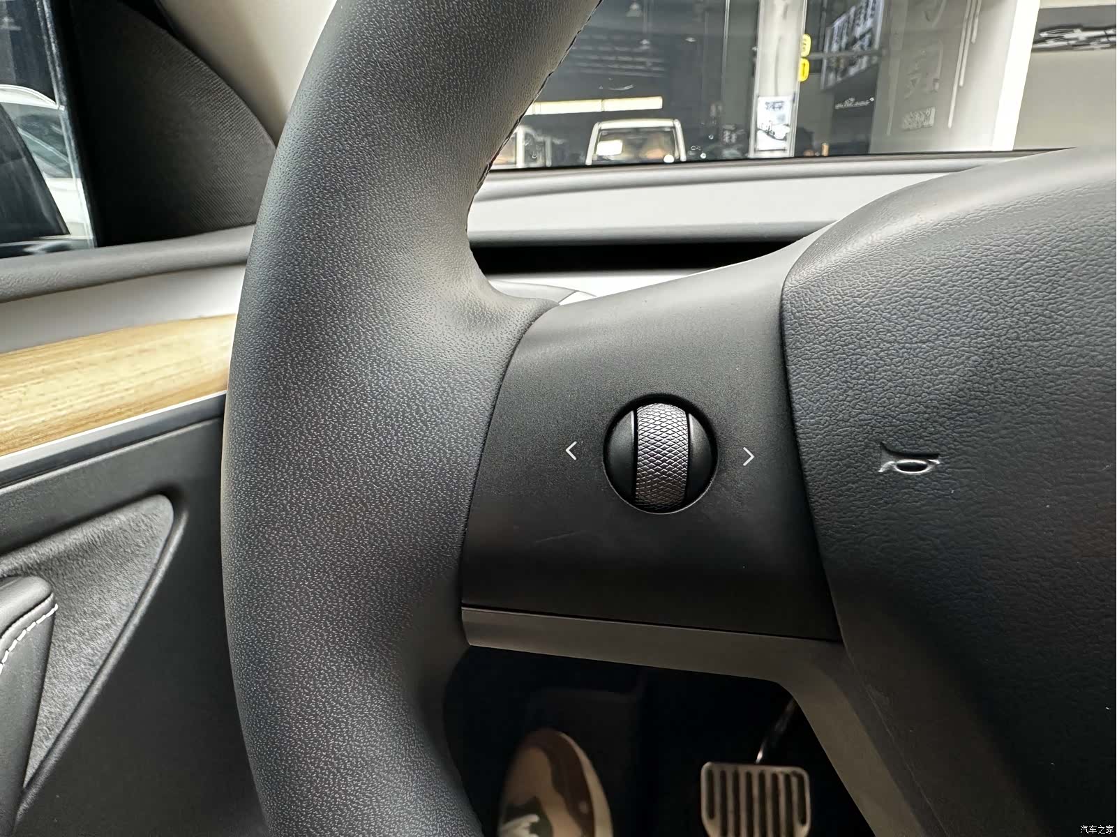 Tesla Model Y, 2023 29