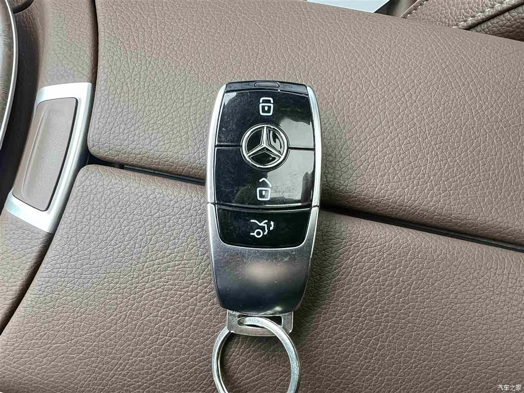 Mercedes-Benz E-Class, 2022 31