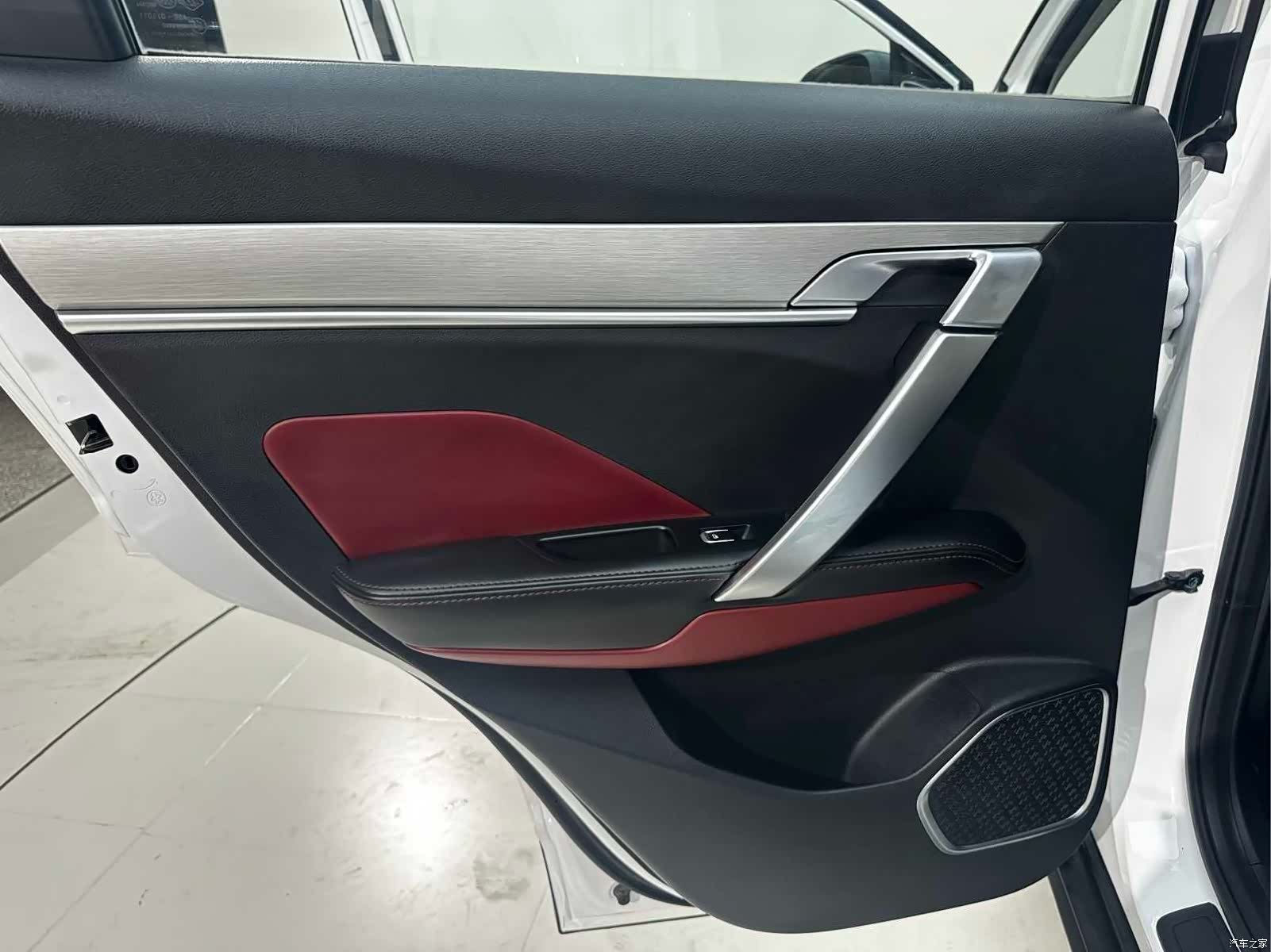 Geely Coolray, 2022 18