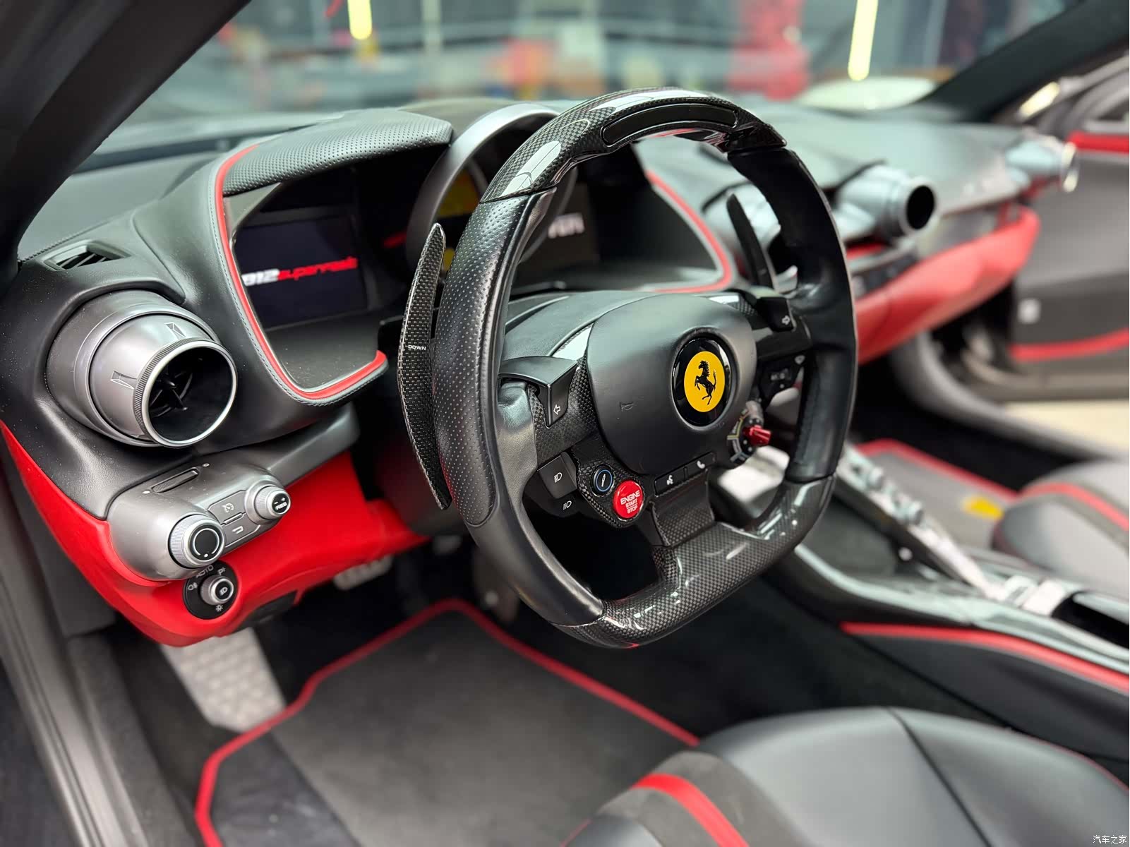 Ferrari 812, 2017 25