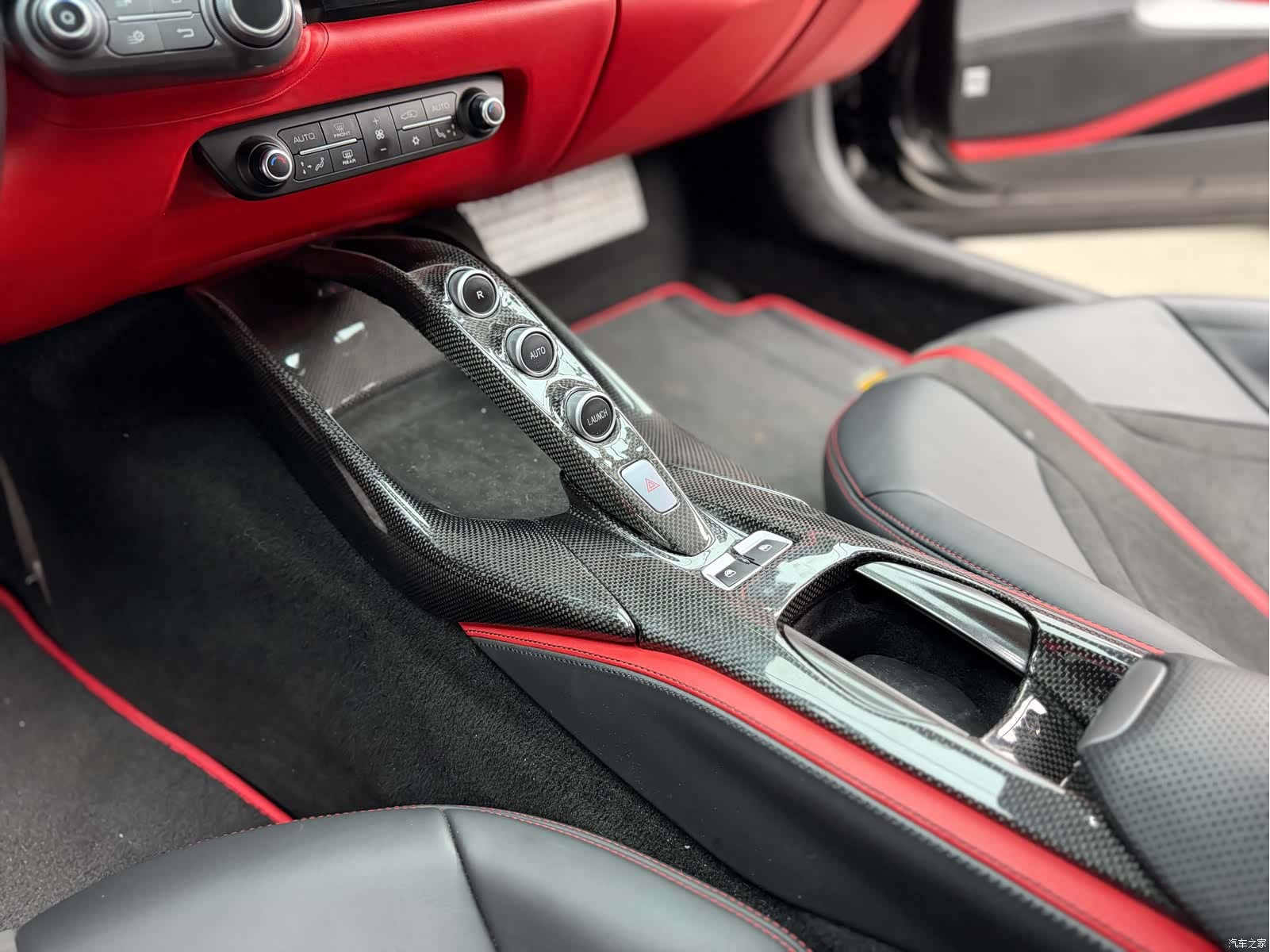Ferrari 812, 2017 29