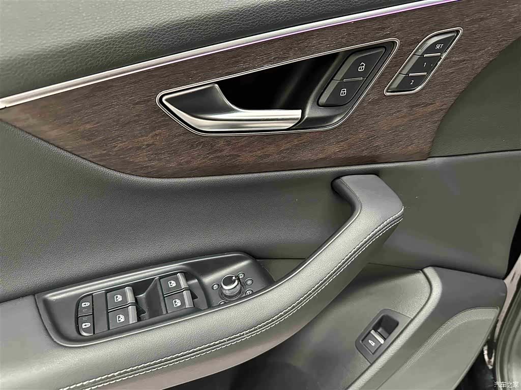 Audi Q7, 2024 14
