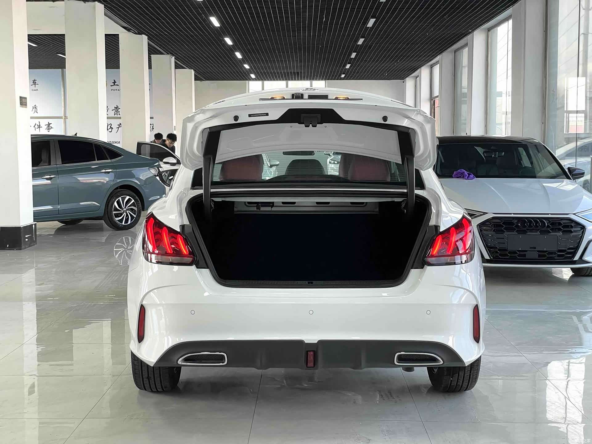MG MG5, 2023 17