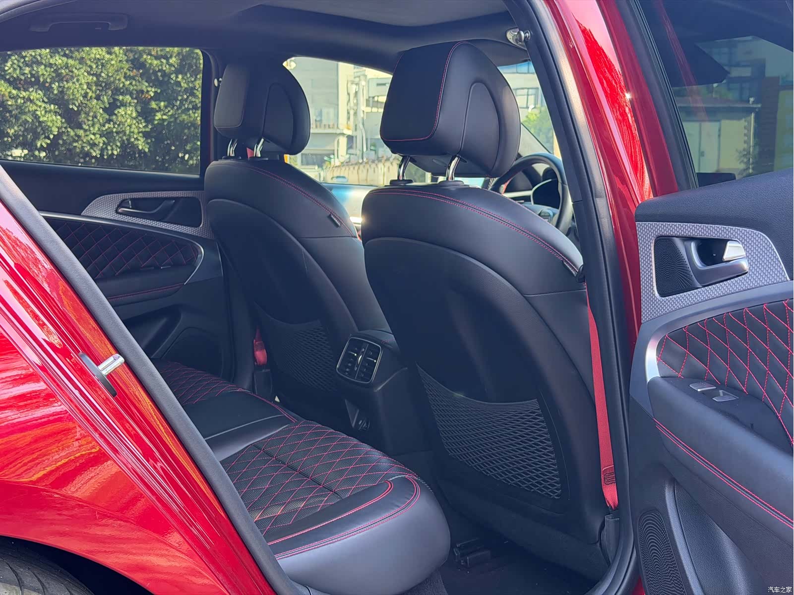 Genesis G70, 2023 12