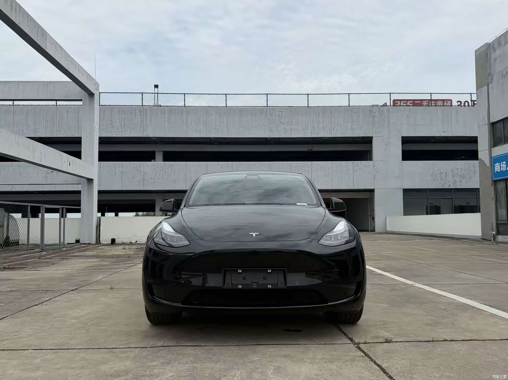 Tesla Model Y, 2023 2