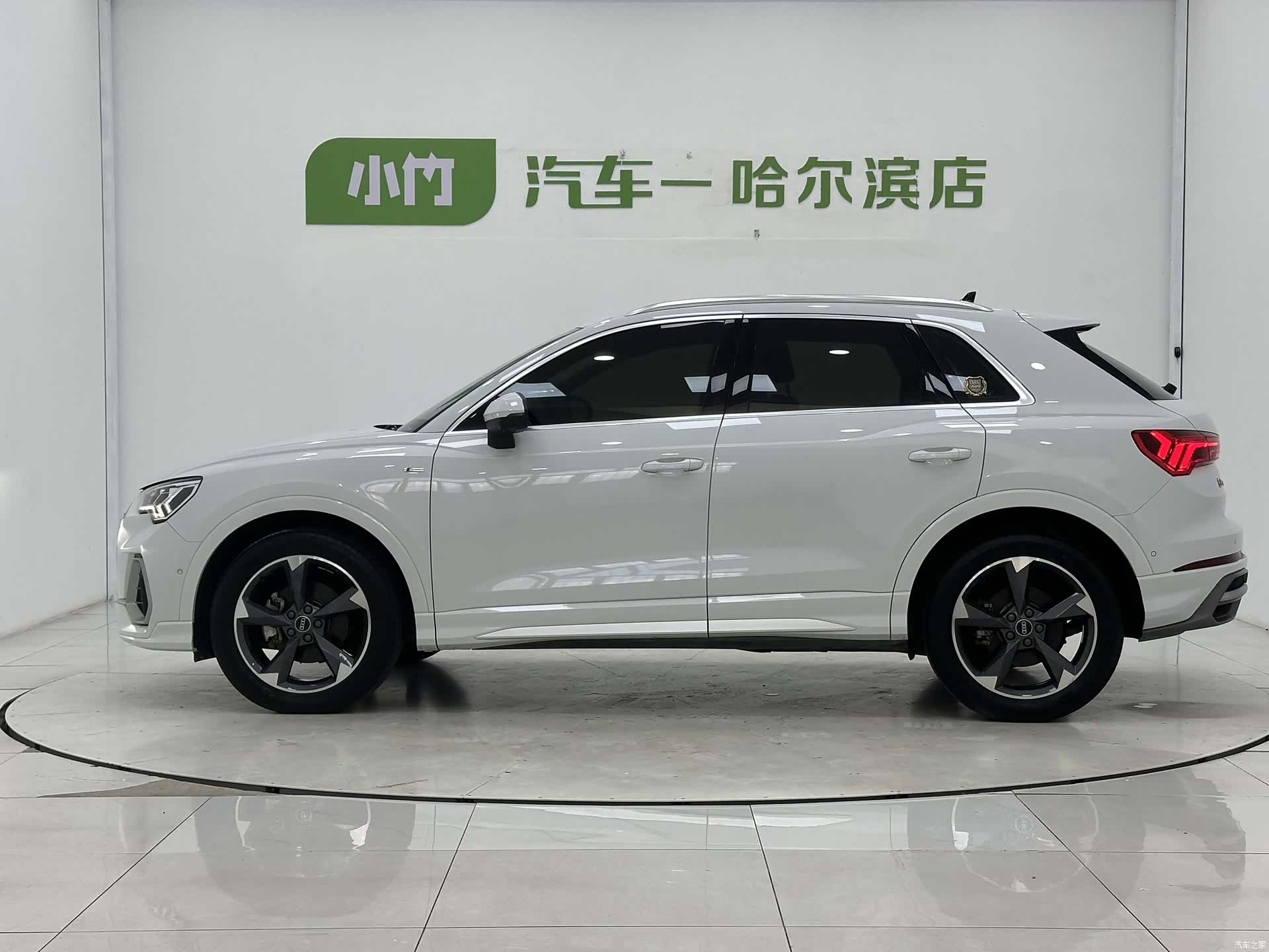 Audi Q3, 2023 все фото