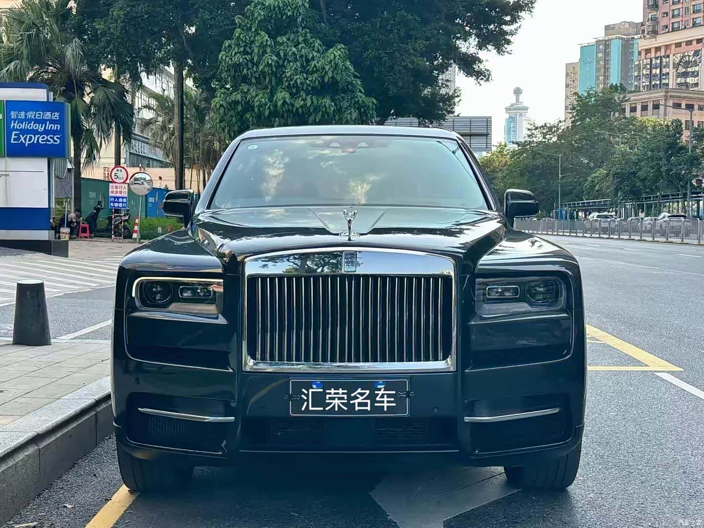 Rolls-Royce Cullinan, 2021 1