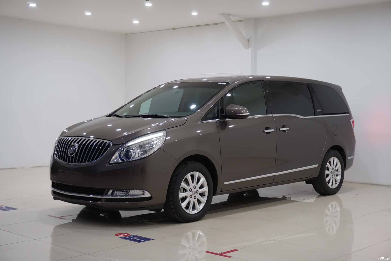 Buick GL8, 2014 1