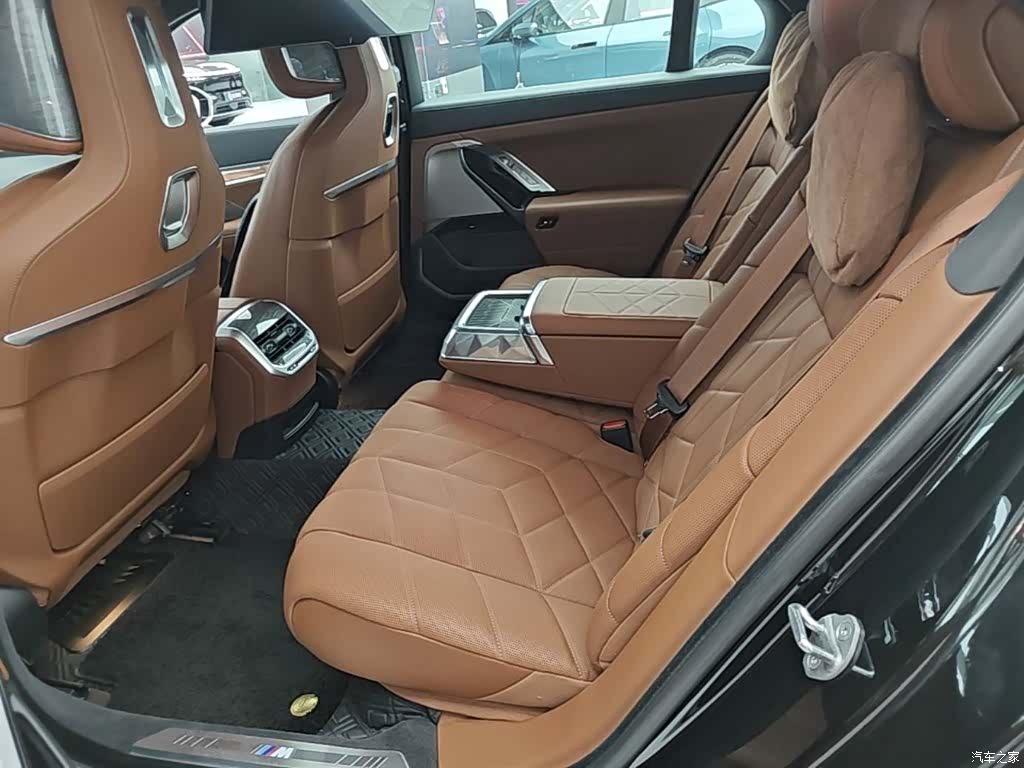 BMW i7, 2024 17