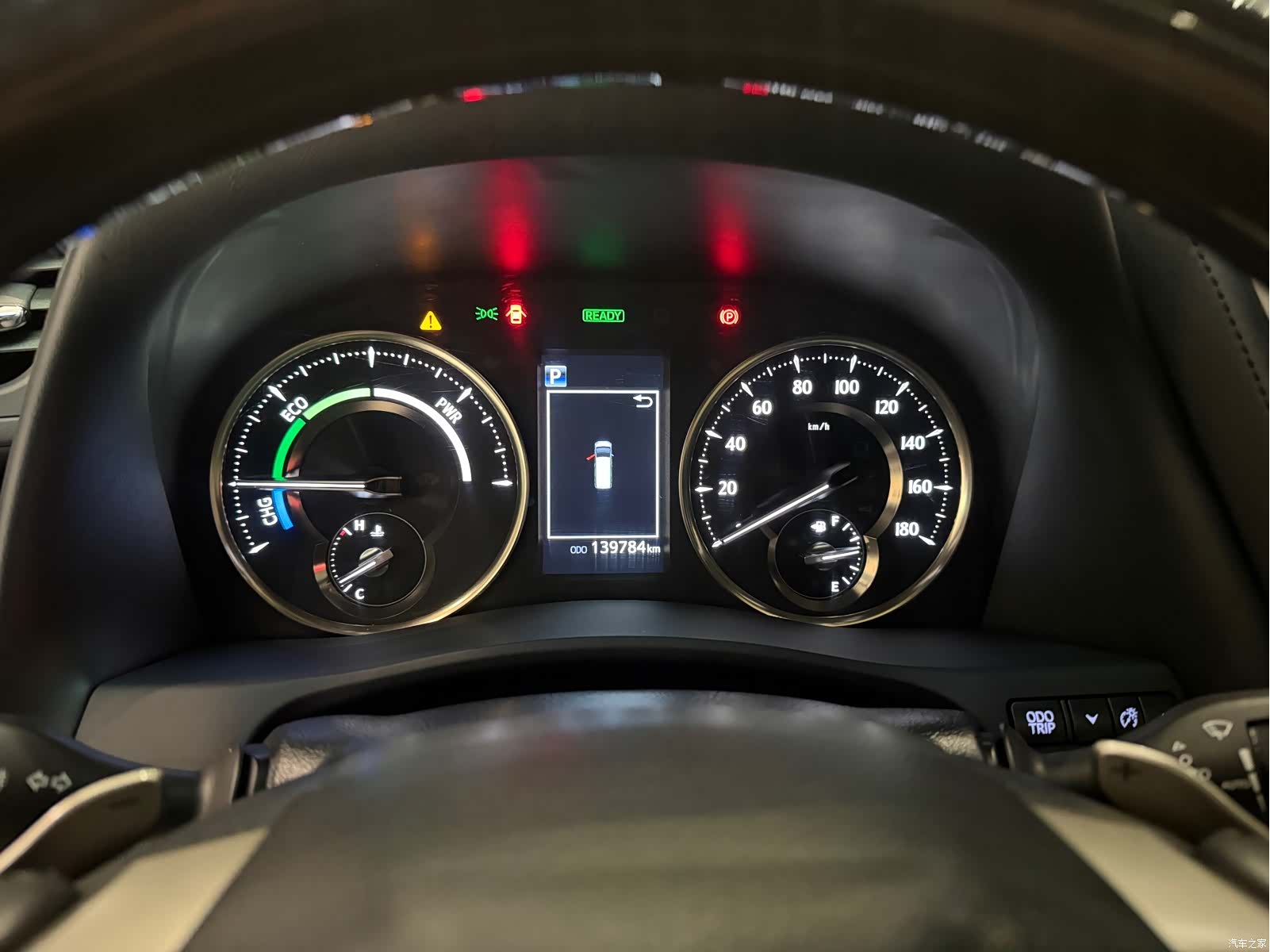 Lexus LM, 2023 4