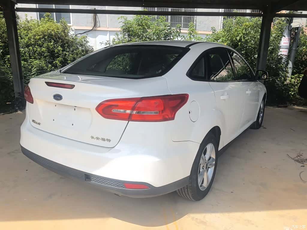 Ford Focus, 2015 7