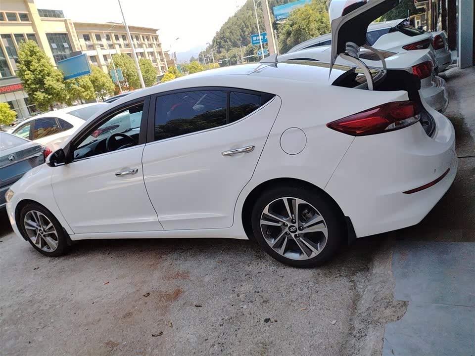 Hyundai Lead Hyundai Lead