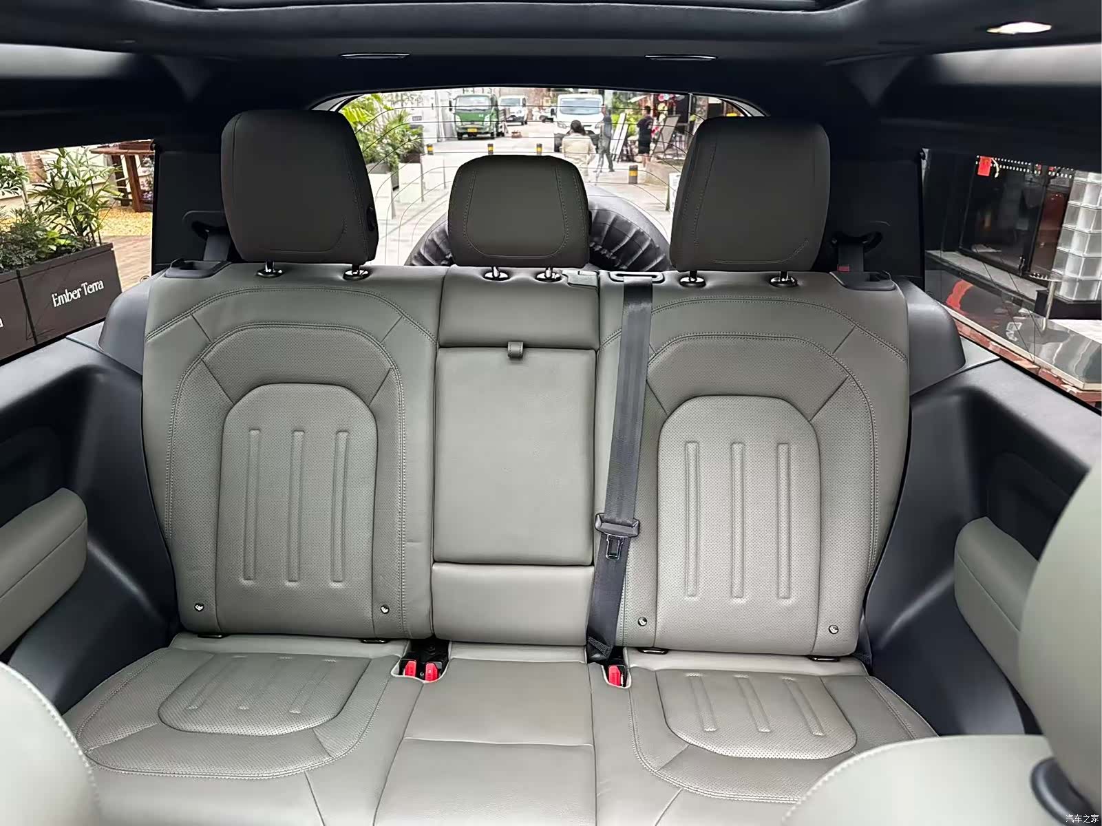 Land Rover Defender, 2021 13