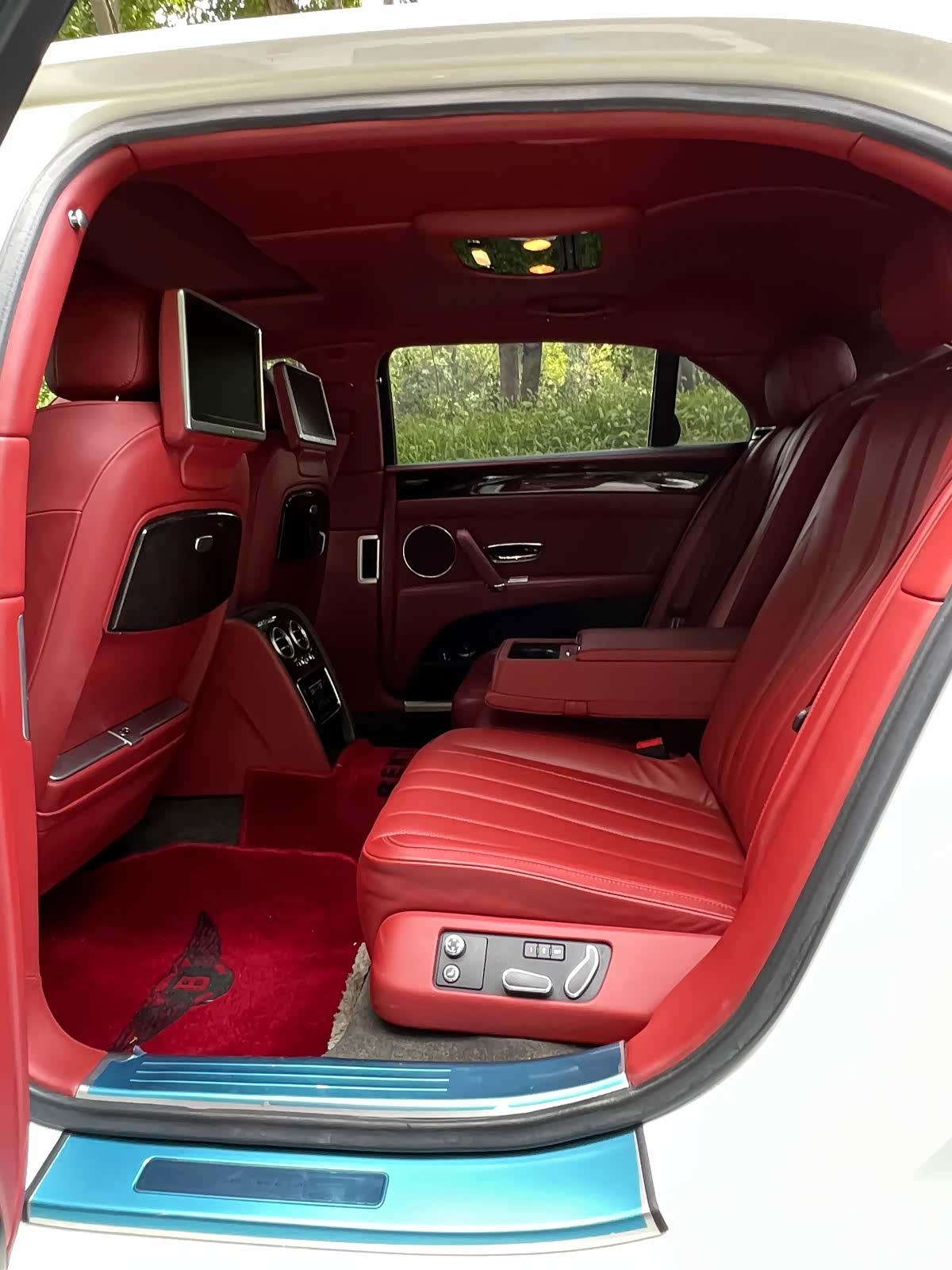 Bentley Flying Spur, 2014 11