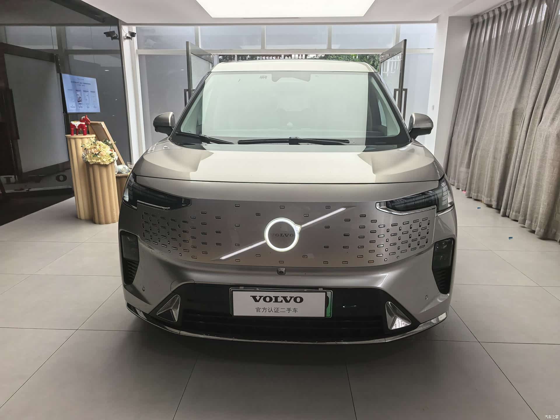 Volvo EM90, 2024 2